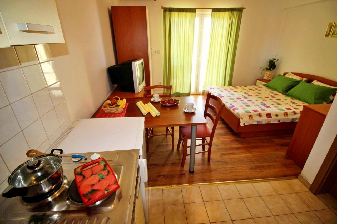 Apartments Marko Nemira Omiš Exteriér fotografie